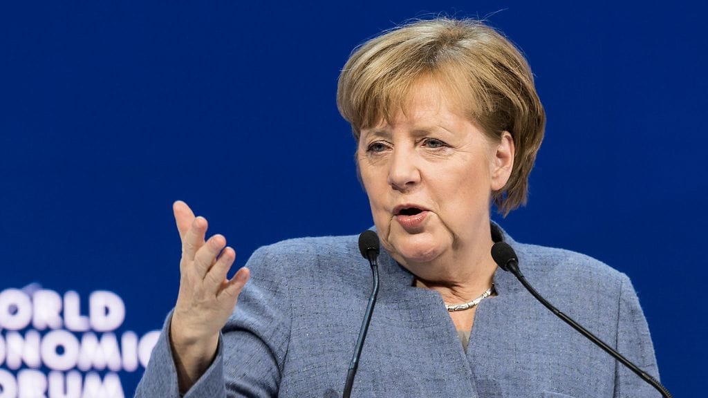 Angela Merkel Maailman talousfoorumin kokouksessa.