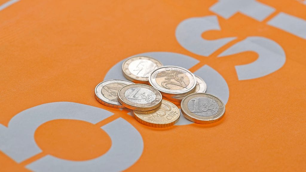 Kanteiden mukaan yritykset olivat joutuneet maksamaan arvonlisäveroa myös sellaisista postipalveluista, joiden olisi EU-oikeuden mukaan pitänyt olla arvonlisäverottomia. Kanne kuitenkin hylättiin.