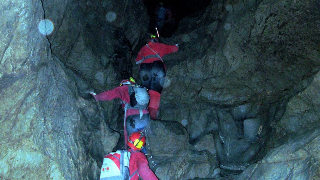 Höllochin luolasto on suosittu luontomatkailukohde. Kuva vuodelta 2009.