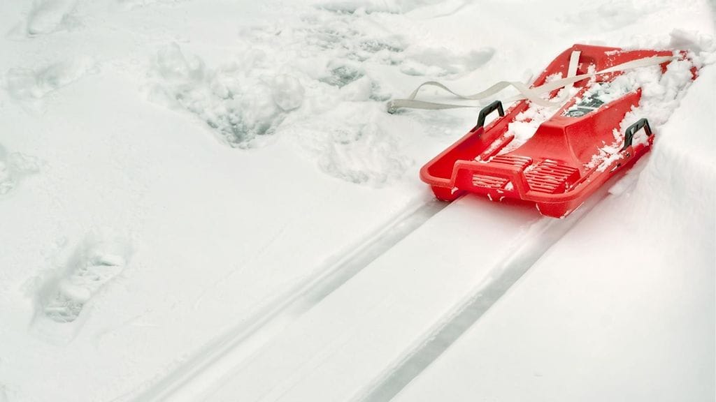 pulkka lapsi talvi leikki