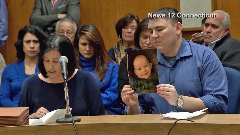 Adam-vauvan vanhemmat kertoivat oikeudessa kärsimyksistään riipaisevasti.