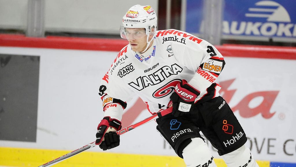 Joonas Nättinen tykitti hattutempun TPS:n verkkoon.