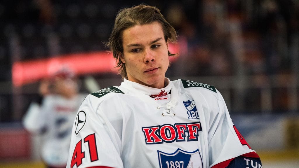 Miro Heiskanen laukoi kaksi maalia Tapparan verkkoon.