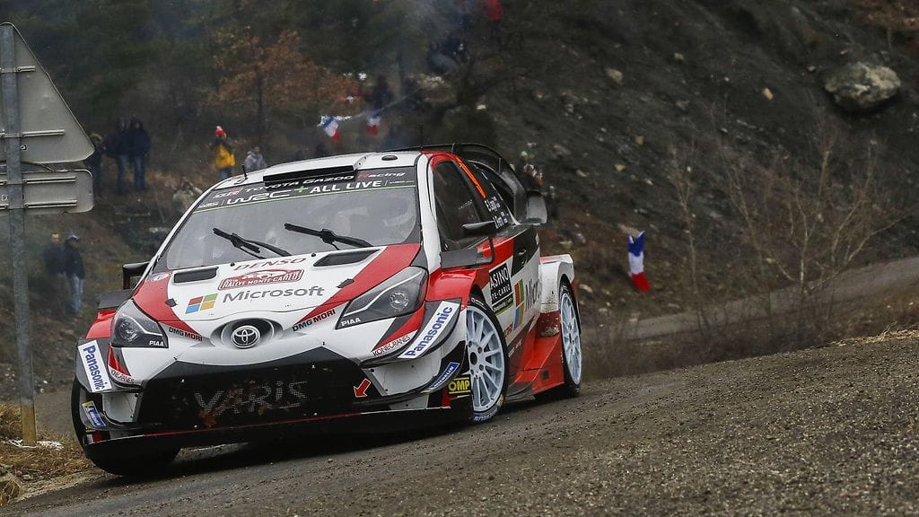Esapekka Lappi viilettää viidentenä Korsikan MM-rallissa.