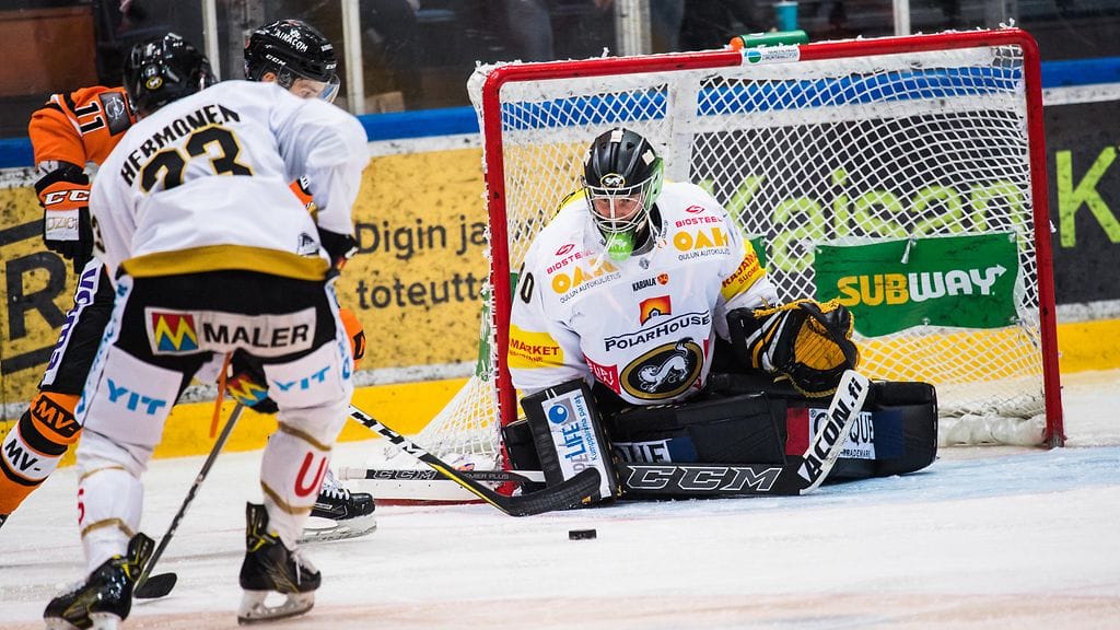 Jussi Rynnäs torjui Kärpät voittoon.