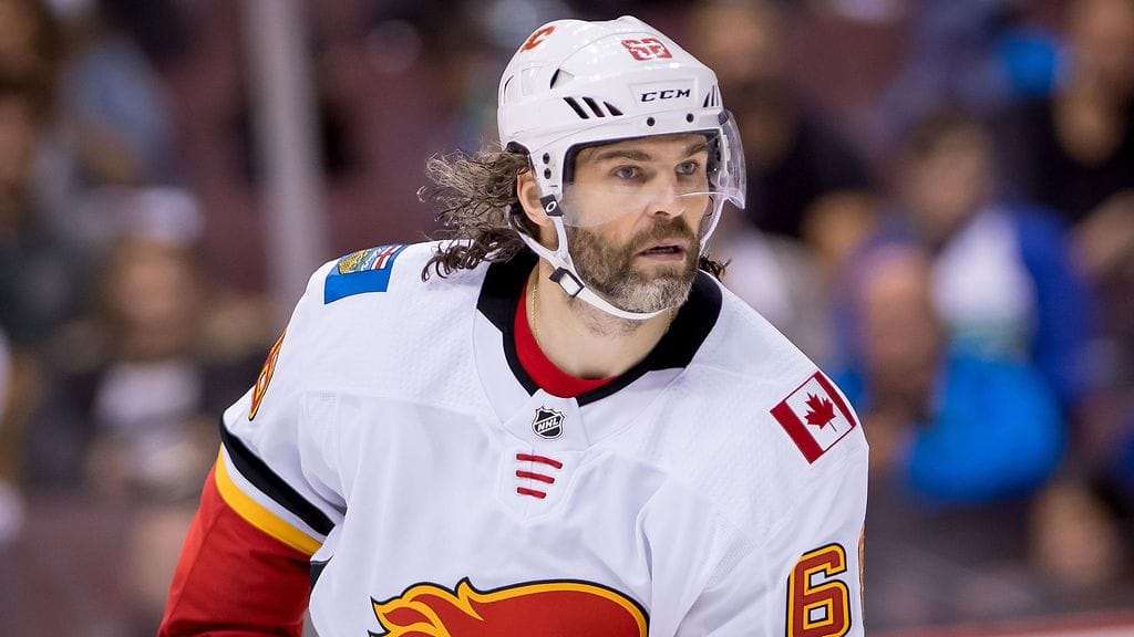 Jaromir Jagr on eniten tehopisteitä NHL:ssä iskenyt eurooppalaispelaaja. 1733 NHL:n runkosarjaottelussa legenda on kirjauttanut paunat 766+1155=1921.