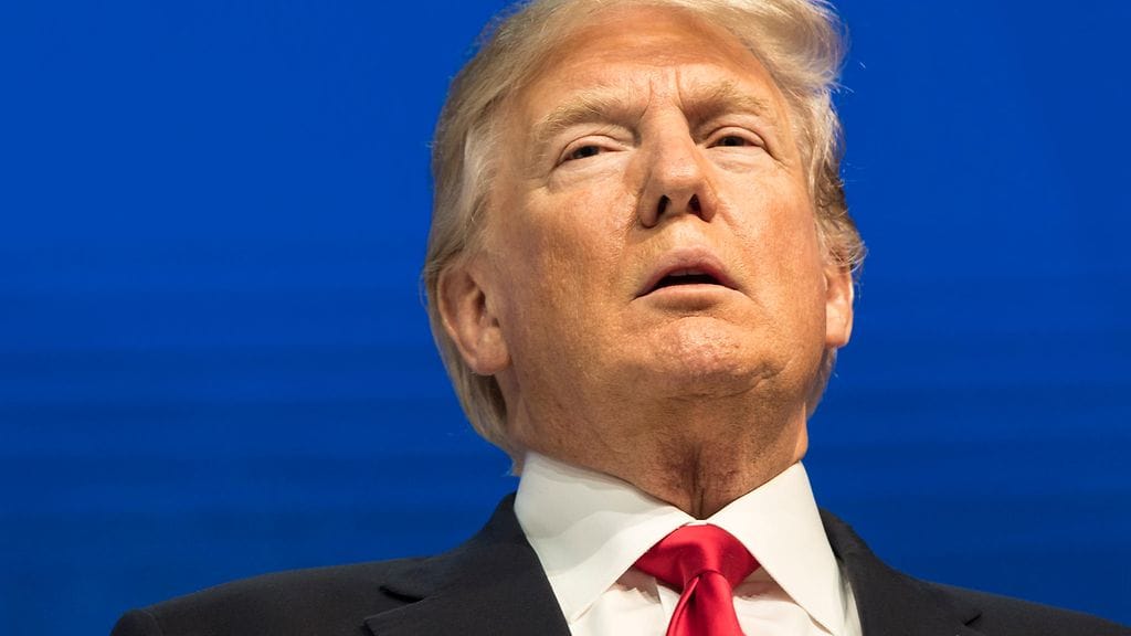 Yhdysvaltain presidentti Donald Trump uhkasi lauantaina lätkäistä lisää veroja Euroopasta tuotaville autoille.