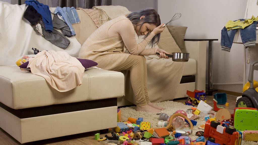 Laura kirjoittaa, että tahrat vaatteilla ja väsymyksestä punoittavat silmät kertovat, että homman hoitaa juuri oikein. Kuvituskuva.