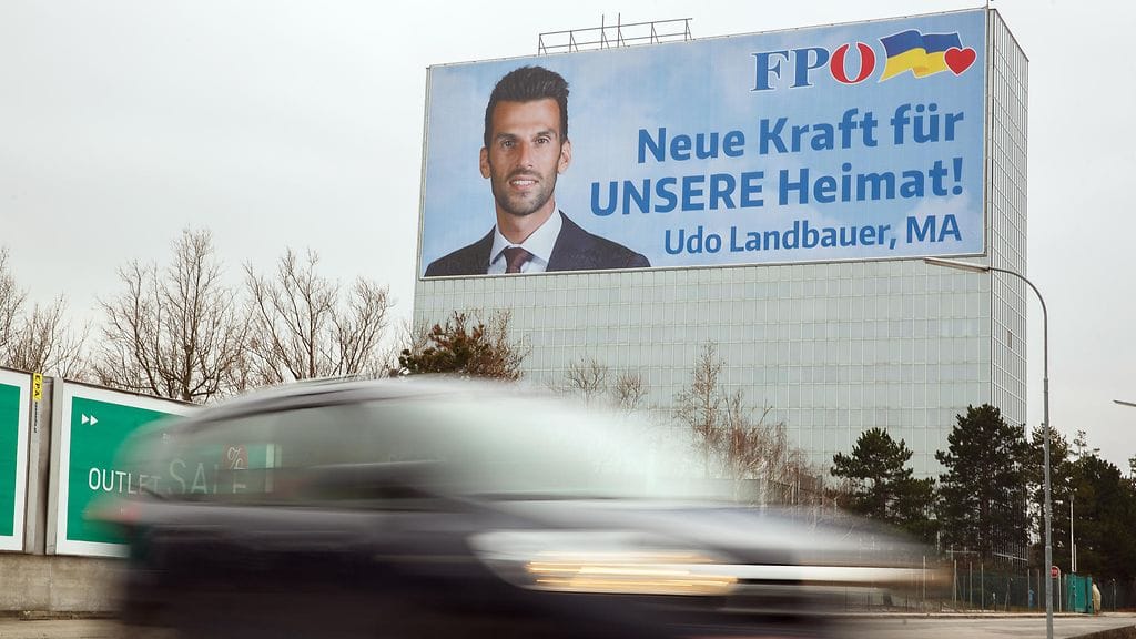 Udo Landbauerin vaalimainos, jossa lukee slogan: "Uutta voimaa kotimaallemme".