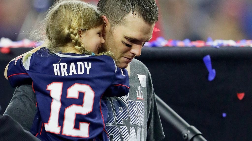 Tom Brady Vivian-tyttärensä kanssa viime vuoden Super Bowl -mestaruusjuhlissa.