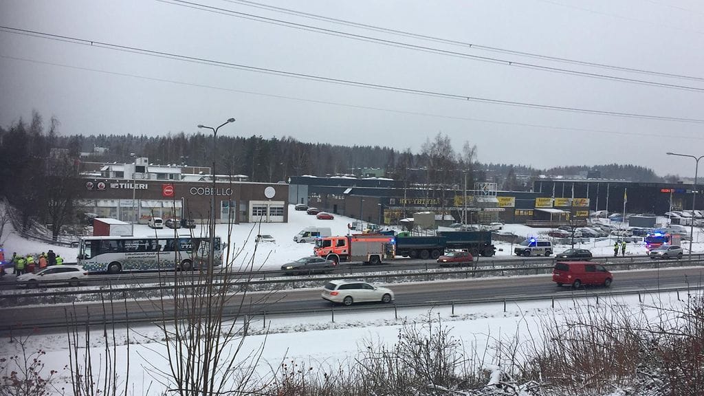 Kehä III:lla yksi kaista suljettiin aamulla 30. tammikuuta 2018 onnettomuuden vuoksi.