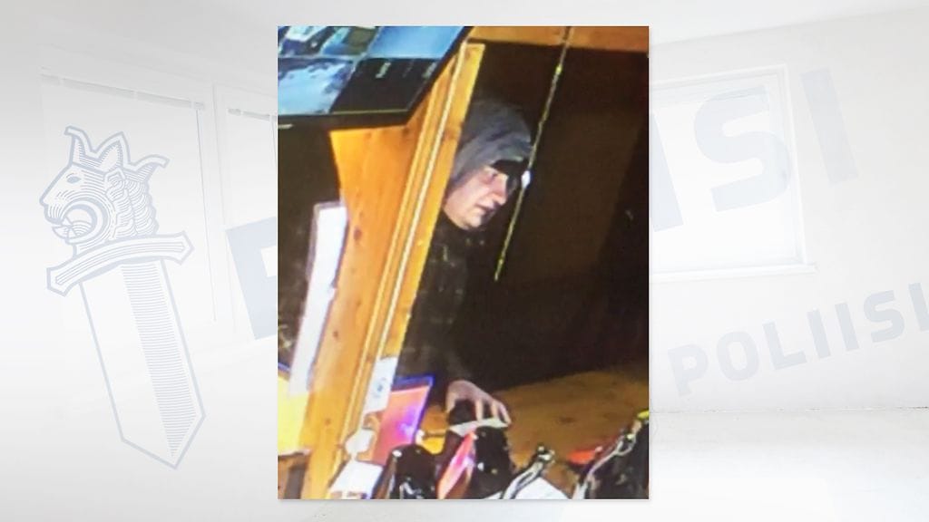 Havainnot kuvassa näkyvästä miehestä voi ilmoittaa Oulun poliisille.