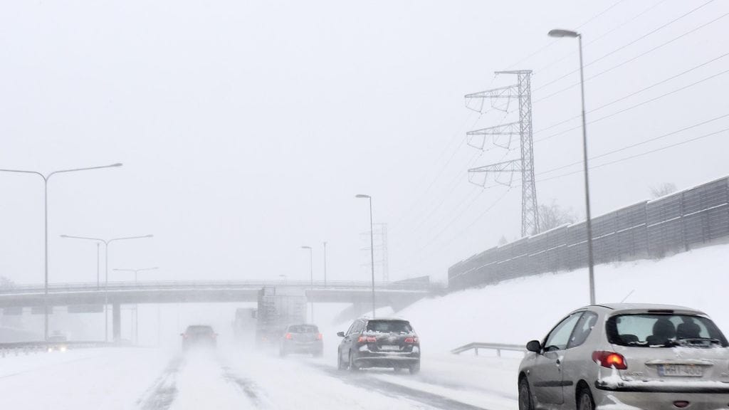Huomenna kannattaa harkita etätyöskentelyä, jos se vain on mahdollista.