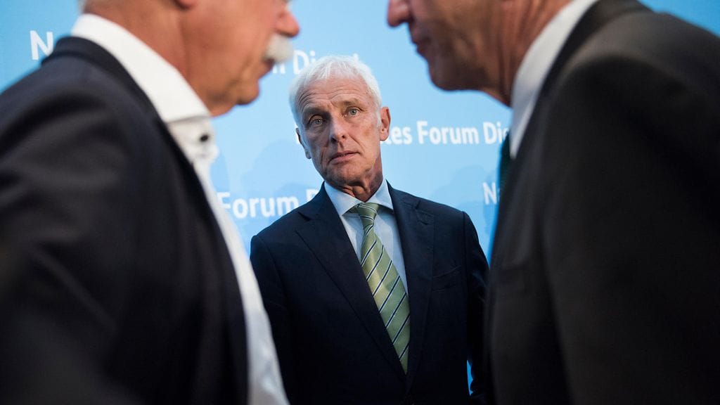 Volkswagen-konsernin toimitusjohtaja Matthias Müller (kuvassa) on pyytänyt anteeksi ihmis- ja eläinkokeita.