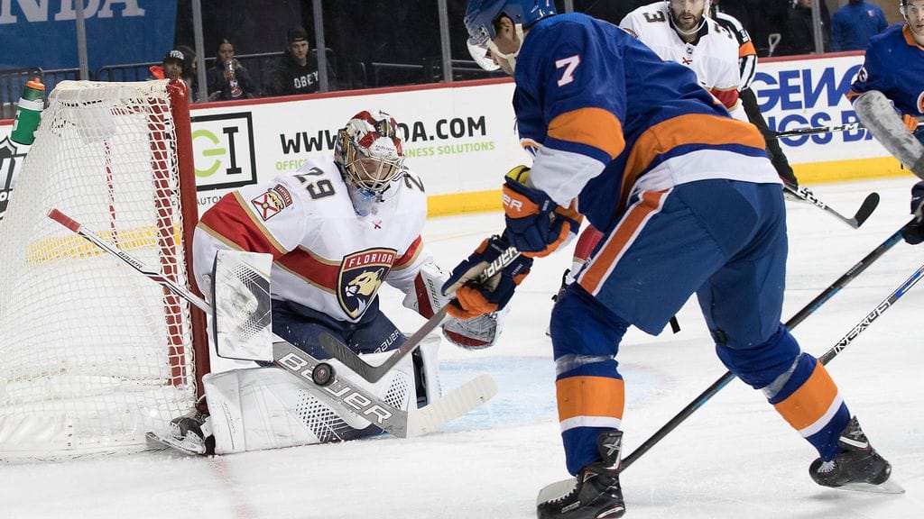 Harri Säteri pysäytti New York Islandersin.