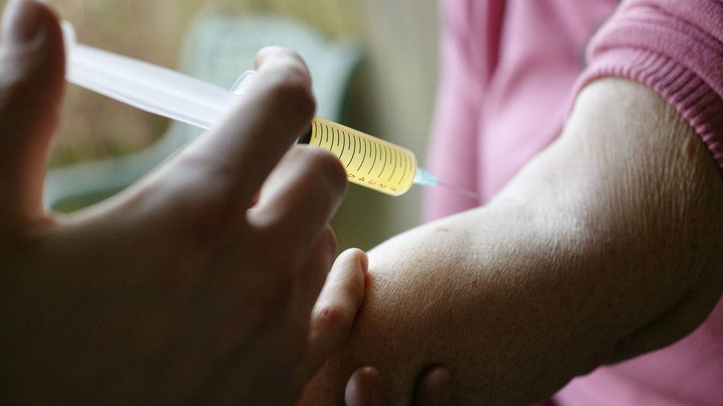 Rokotusvastaisuus tai huolimattomuus ovat usein syynä rokon leviämiseen.