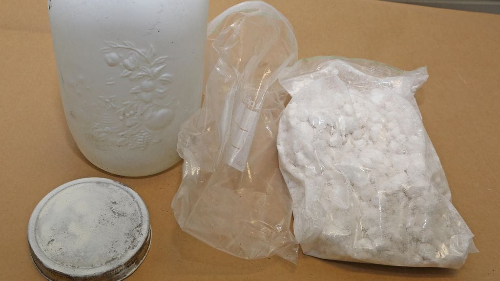 Poliisin julkaisemassa kuvassa näkyy osa poliisin takavarikoimasta amfetamiinista.