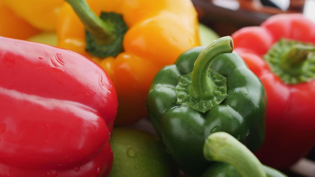 Tiesitkö, että erivärisillä paprikoilla on erilainen ravintosisältö?