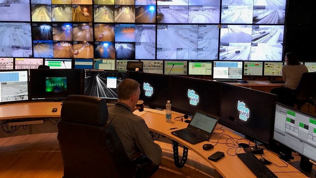 Matka-ajat tuplaantuivat lumipyryn vuoksi.