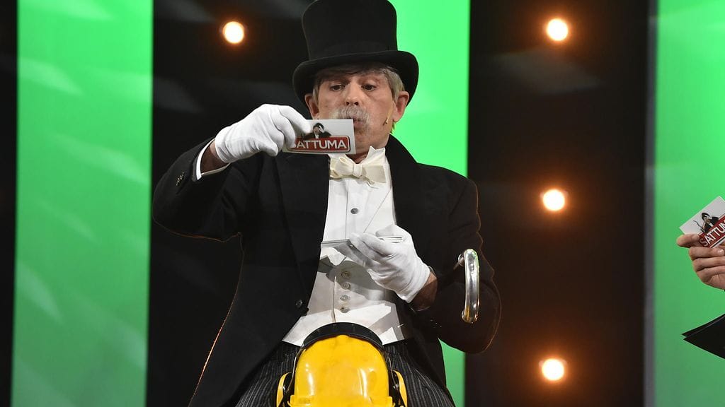 Putous sketsihahmo Timo Lavikainen Bjarne Walrus (3)