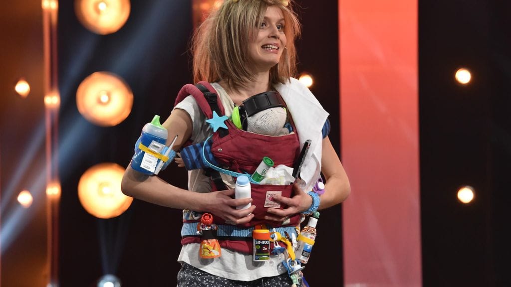 Putous sketsihahmo Alina Tomnikov Kikka Vaara (2)