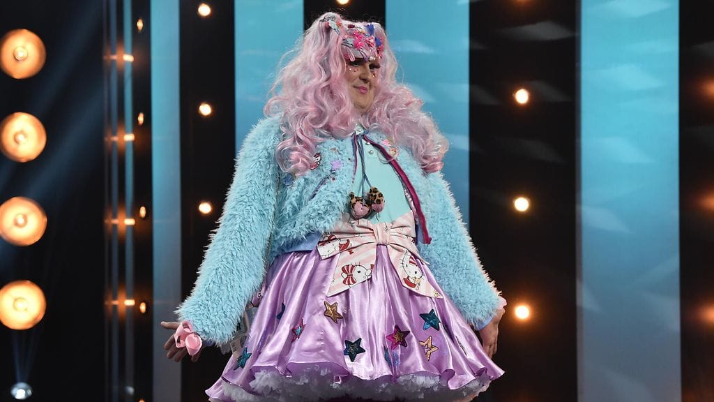 Putous sketsihahmo Mikko Penttilä Amaryllis Yamamoto (2)