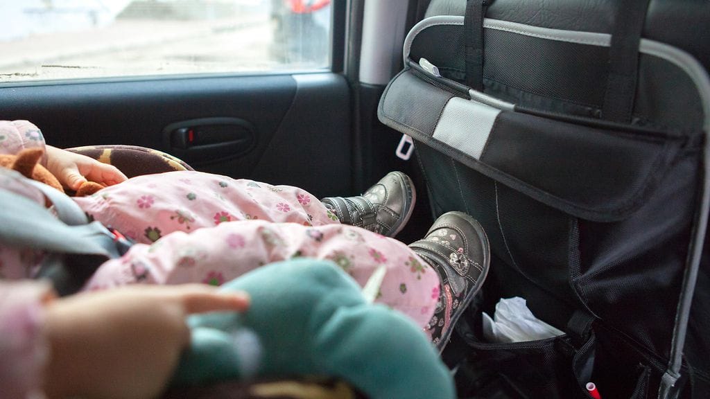 Vauva lakkasi hengittämästä, mutta neuvokas ohikulkija osasi elvyttää hänet.