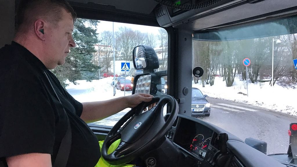 Staran Lumiauraaja Pekka Hakkarainen ratissa