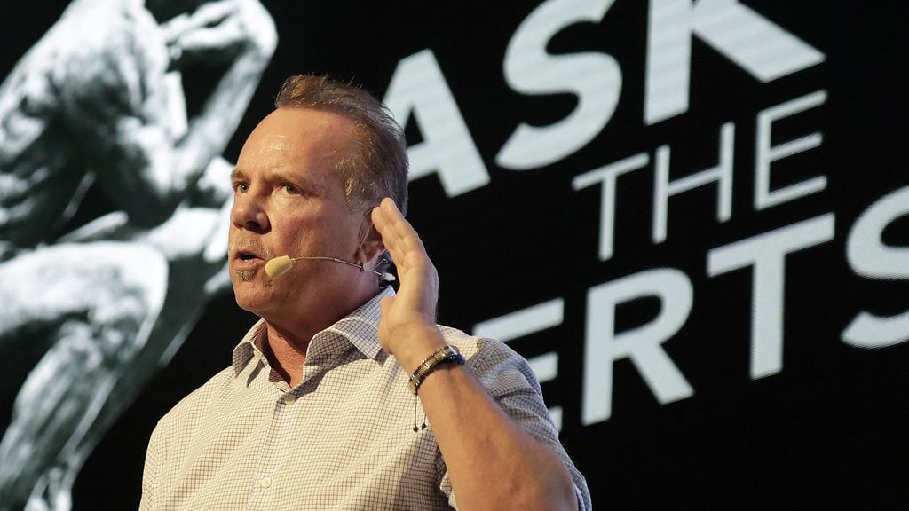 Netflixin perustajiin kuuluva Mitch Lowe kertoi yhtiön lähettäneen asiakkailleen vahingossa pari sataa pornolevyä 1990-luvun lopussa.