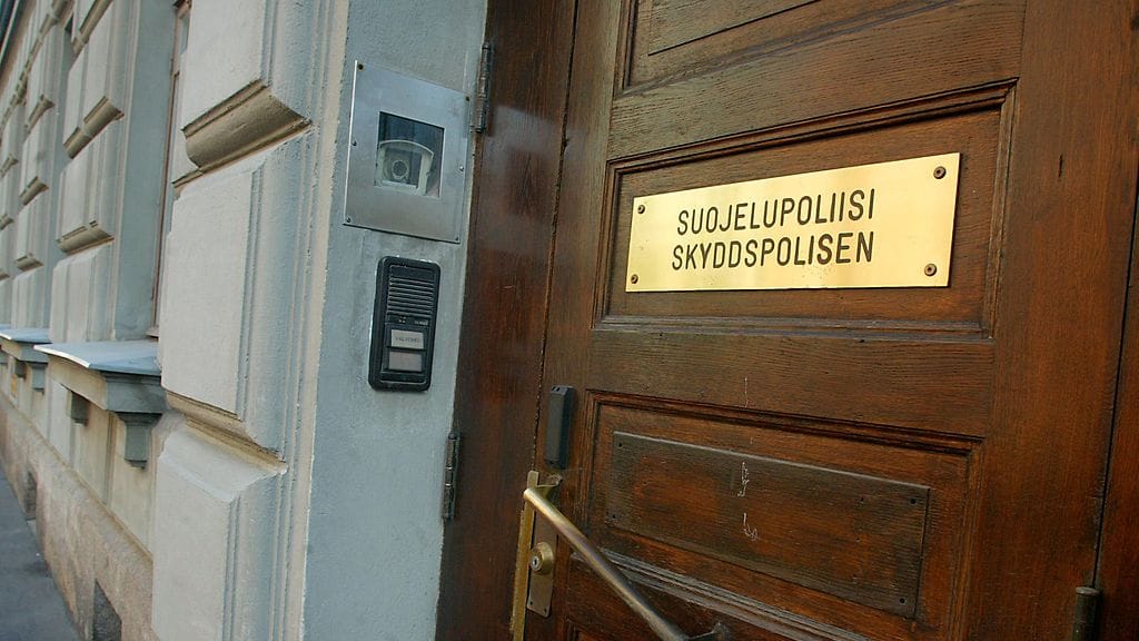 Suojelupoliisin päällikkö paljasti viime viikolla, että listasta on tehty yksi tutkimuslupahakemus.