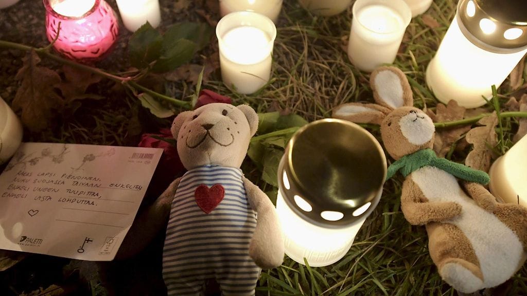 Surmasta epäillään tytön 38-vuotiasta isää, joka puukotti tytärtään leikkipuistossa Porvoossa marraskuussa.