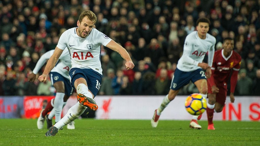 Harry Kane laukoi toisen rangaistuspotkuistaan sisään.