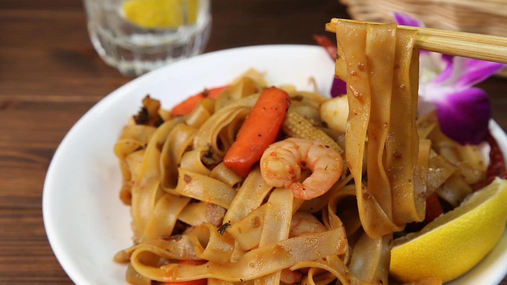 Toisin kuin arvostelija väittää, pääkokin mukan hänen tarjoilemansa ruoka on aitoa thaimaalaista.