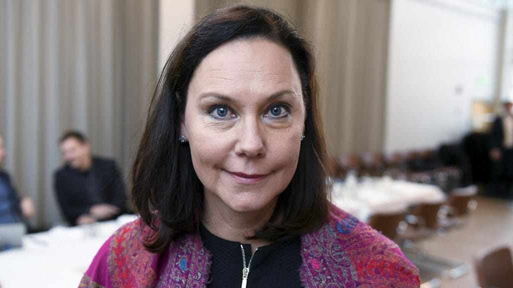 Mahdolliseksi uudeksi ministeriksi on veikkailtu suuren valiokunnan puheenjohtajaa Anne-Mari Virolaista.