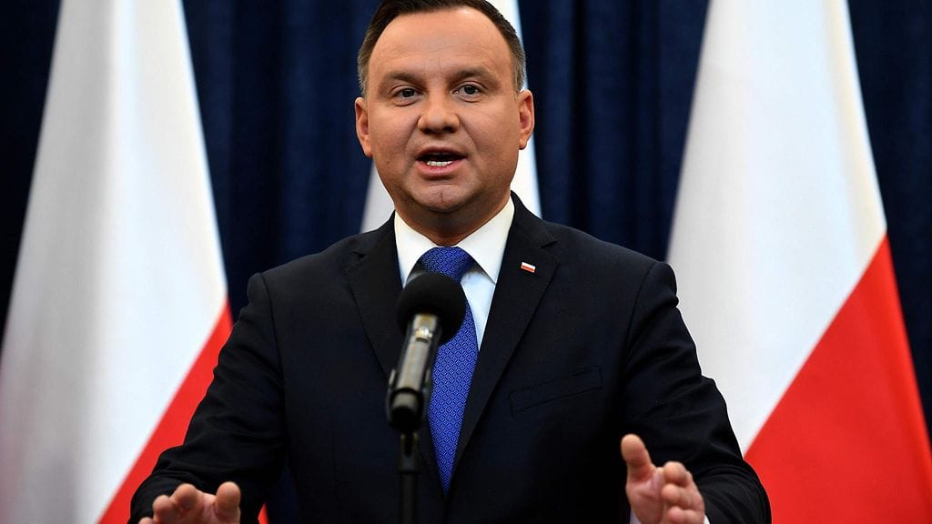 Puolan presidentti Andrzej Duda ilmoitti lehdistötilausuudessa allekirjoittavansa kiistellyn holokaustilain. Laki on kiristänyt Puolan välejä Israelin, Yhdysvaltojen ja Ukrainan kanssa.