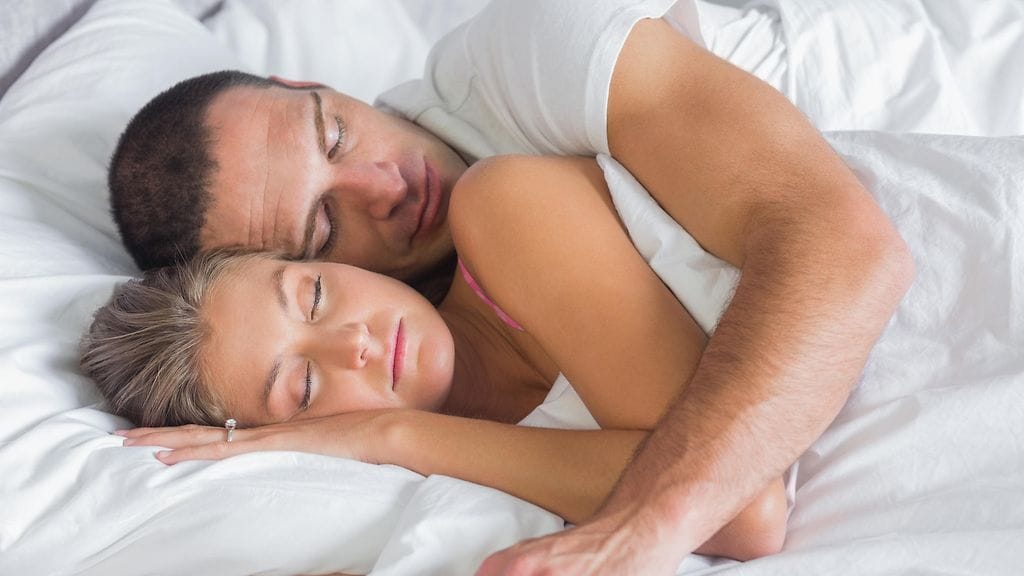 Pitkässä suhteessa uni saattaa joskus voittaa seksin.