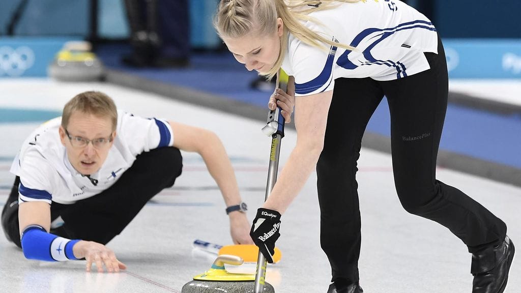 Tomi Rantamäki ja Oona Kauste olympiajäällä.