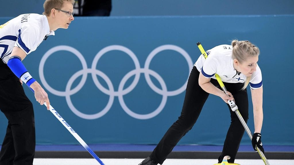 Tomi Rantamäki ja Oona Kauste olympiajäällä.