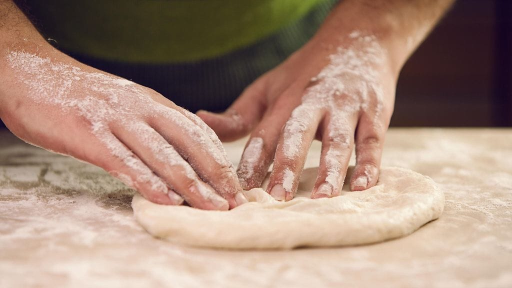 pizzataikina pizza leipominen