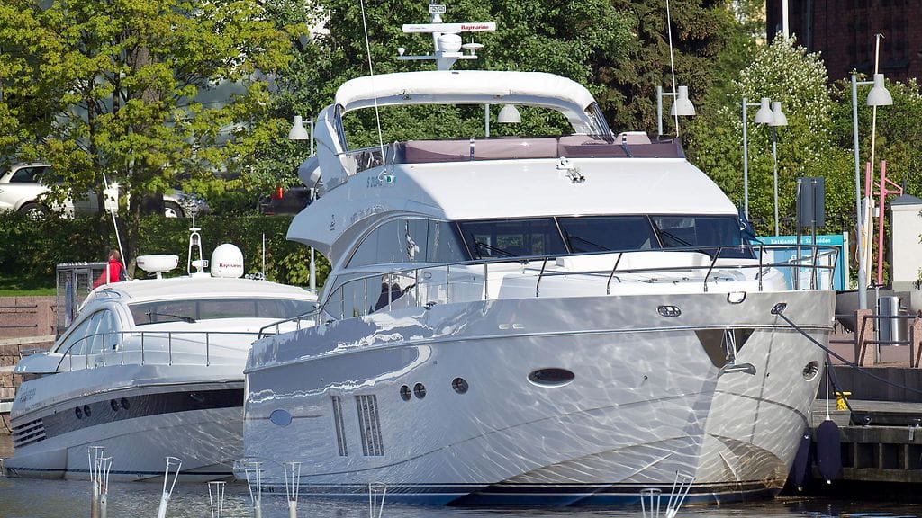 Huvipursi Helsingin Katajannokalla. Arkistokuva.