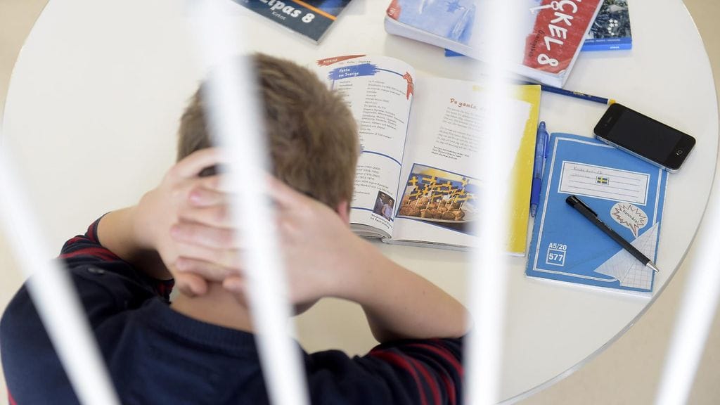 Helsingin kasvatus- ja koulutuslautakunta suosittelee, että peruskoulujen ja lukioiden koulupäivät alkavat kello 8.30-9.00 välillä syksystä 2019 alkaen.