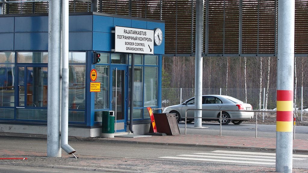 Rajavartiolaitos on testannut kamerakoptereita muun muassa itärajalla. Kuva Niiralan raja-asemalta.