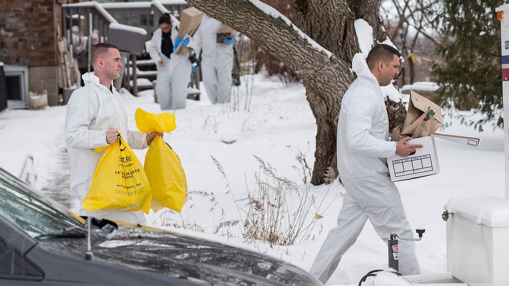 Toronton sarjamurhaajan maatilaa tutkitaan.