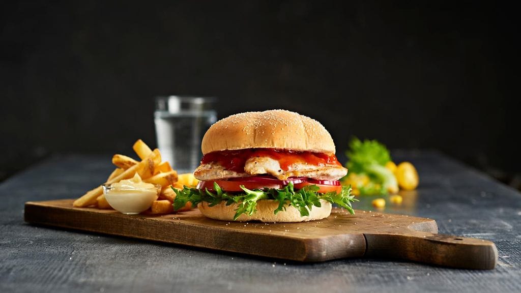 Huoltoasemaketju ABC on tuonut ruokalistoilleen kolme uutta hampurilaisvaihtoehtoa.