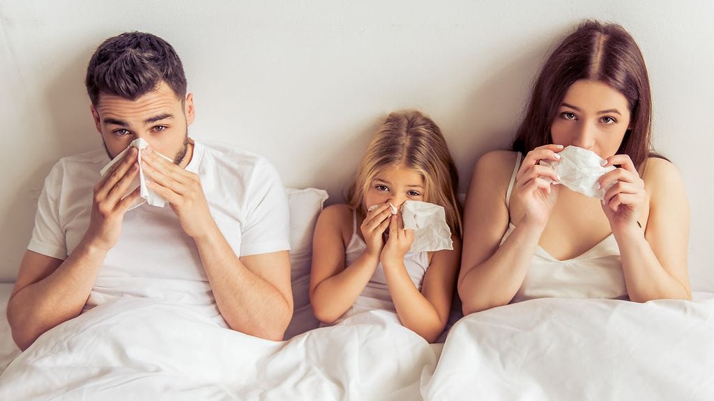 Influenssa voi levitä joko pisaratartuntana suoraan ihmisestä toiseen tai erilaisten saastuneiden pintojen kautta.