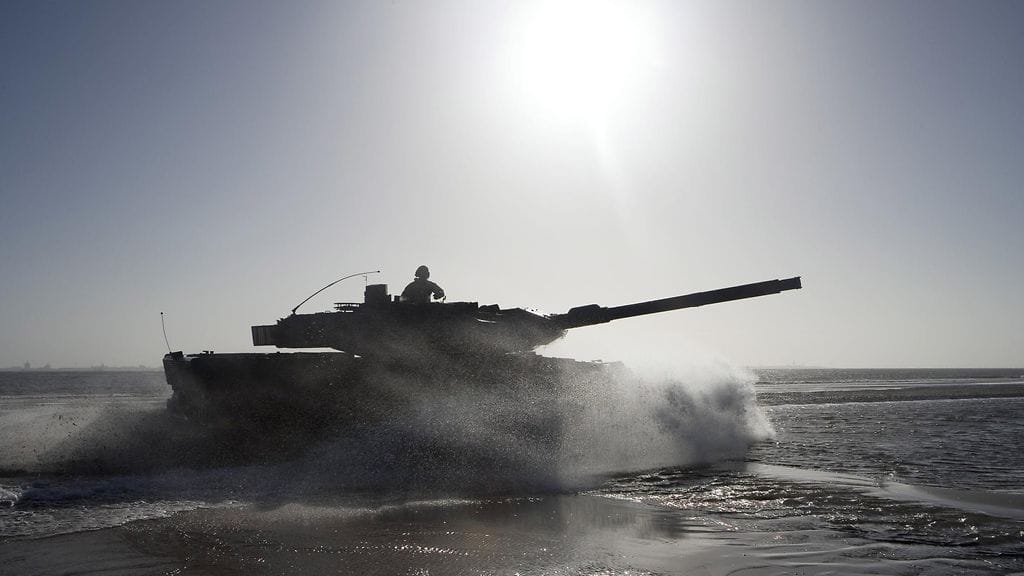 Kuvituskuvassa Puolustusvoimien Leopard 2 A 6 -taistelupanssarivaunu.