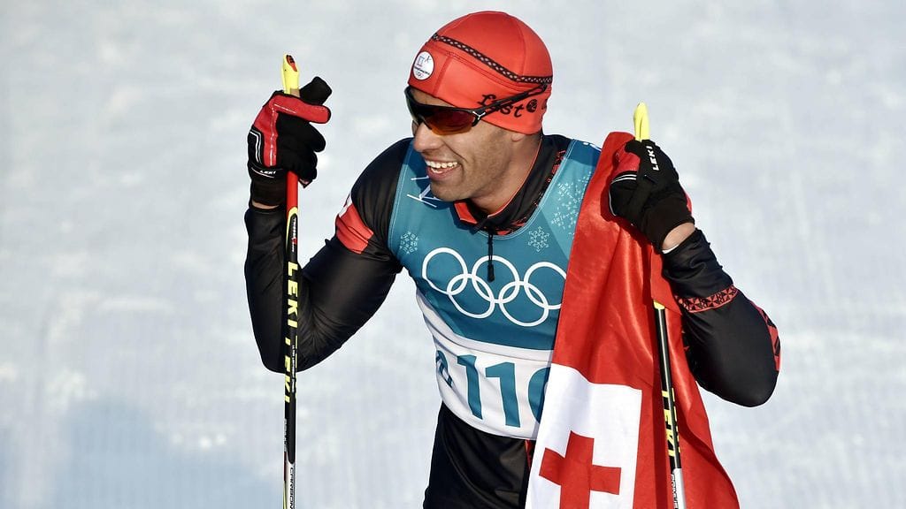 Pita Taufatofua olympiahiihdon maalissa.