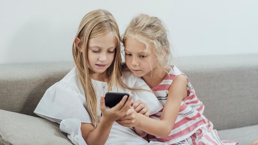 Vaikka Facebook on asettanut lasten messengerille tiukat rajoitukset, sovellus herättää kasvatusalan ammattilaisissa epäilyjä.