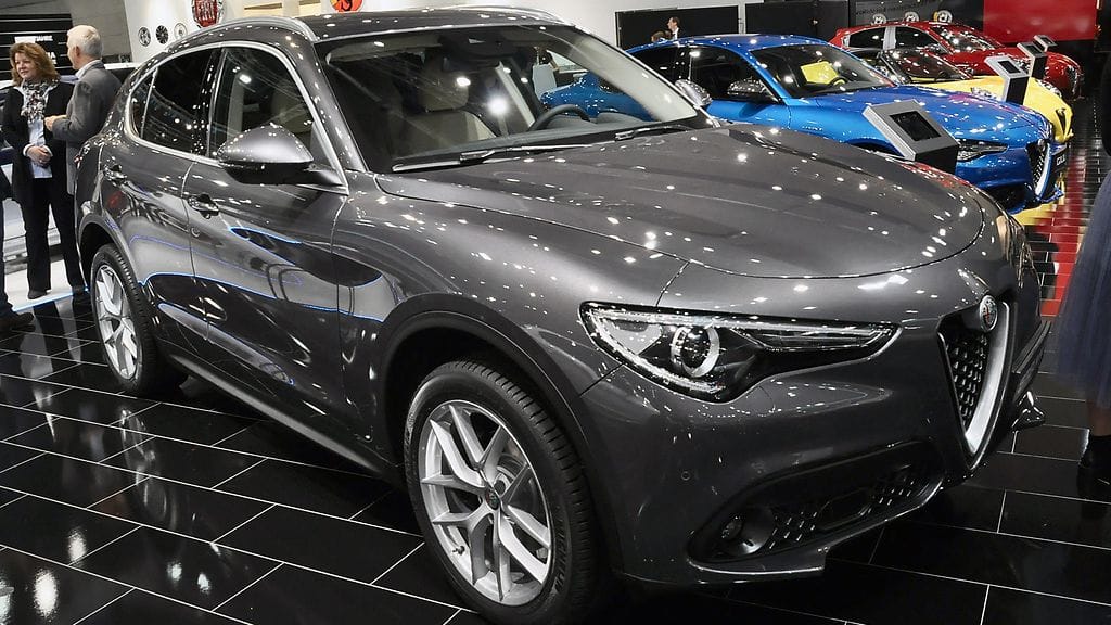 Los Angelesissa tielle hyytynyt katumaasturi oli kuvan Alfa Romeo Stelvion ärhäkämpi Quadrifoglio-painos.