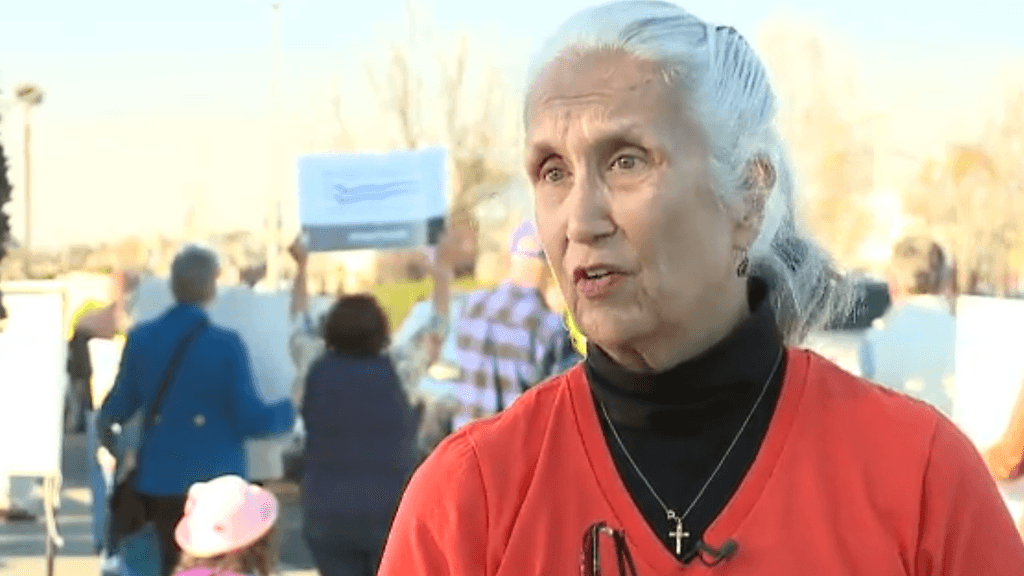 Julie Schardt joutui kokemaan ammuskelun kauhut 30 vuotta sitten.